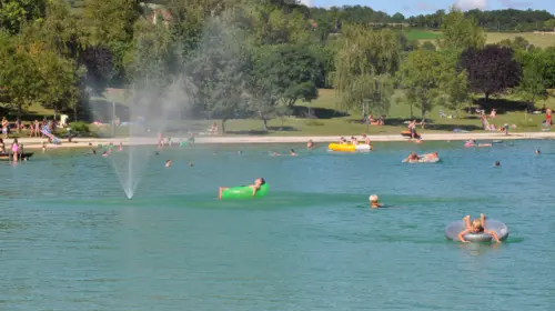 Camping Les 3 Lacs du Soleil - Trept, Rhône-Alpes, France