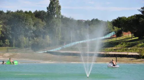 Camping Les 3 Lacs du Soleil - Trept, Rhône-Alpes, France