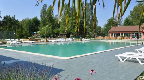 Camping Les 3 Lacs du Soleil - Trept, Rhône-Alpes, France