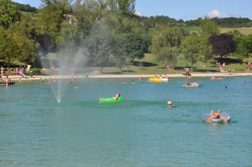 Camping Les 3 Lacs du Soleil - Trept, Rhône-Alpes, France