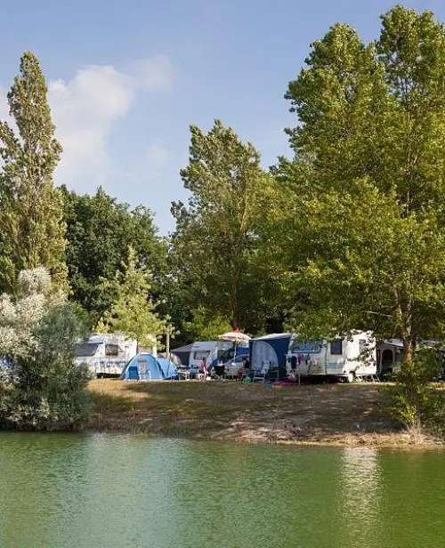 Camping Les 3 Lacs du Soleil - Trept, Rhône-Alpes, France