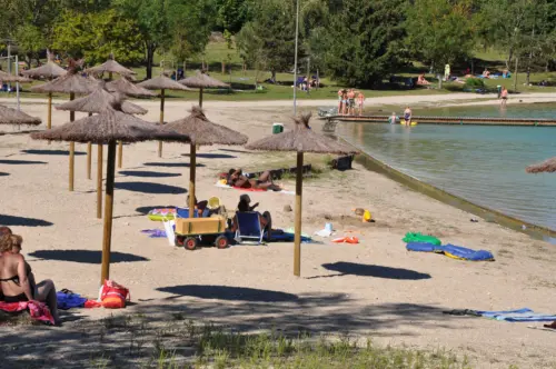 Camping Les 3 Lacs du Soleil - Trept, Rhône-Alpes, France