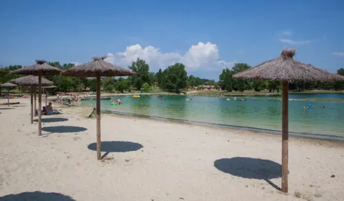 Camping Les 3 Lacs du Soleil - Trept, Rhône-Alpes, France