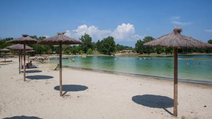 Camping Les 3 Lacs du Soleil - Trept, Rhône-Alpes, France