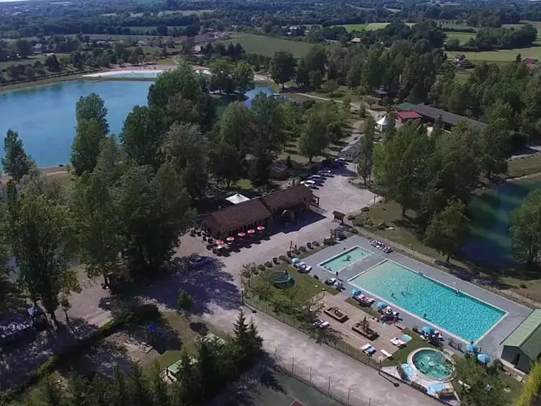 Camping Les 3 Lacs du Soleil - Trept, Rhône-Alpes, France