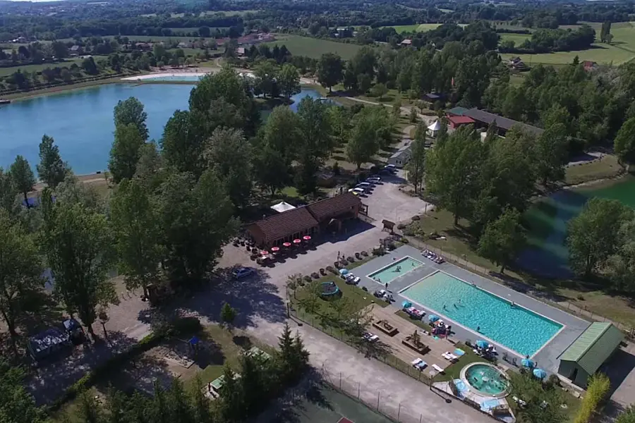 Camping Les 3 Lacs du Soleil - Trept, Rhône-Alpes, France