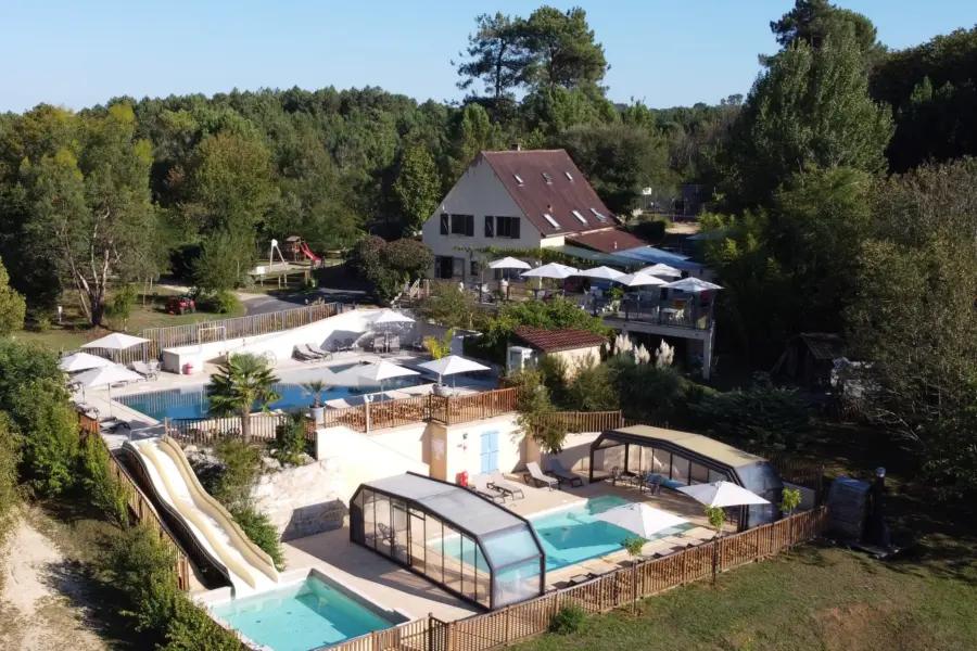 Camping Les Charmes - Saint-André-d'Allas, Dordogne, France